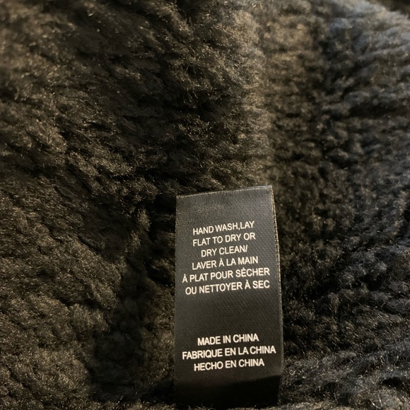 Allison New York quilted black faux fur cropped vest   Size XSTP - Picture 10 of 10